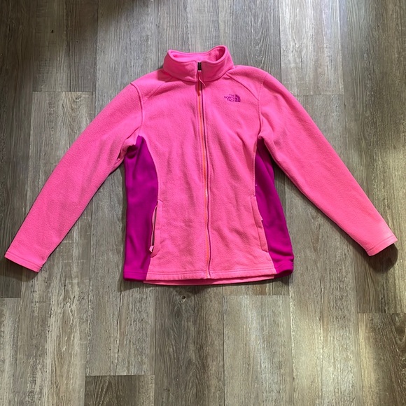 North face - Picture 1 of 4